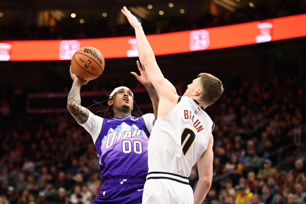 反手防守时 反手防守时