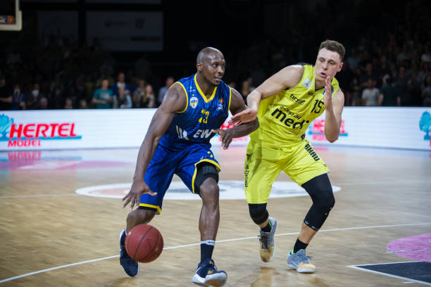 对比历史案 对比历史案