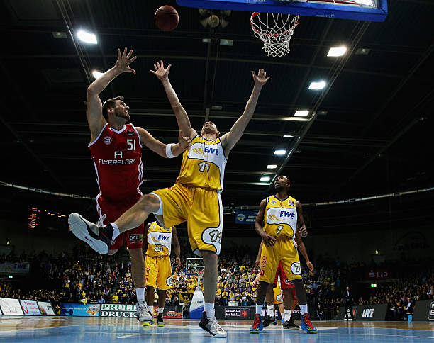 他表现出质 他表现出质