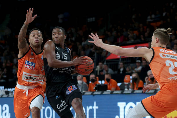 临各种挑战 临各种挑战