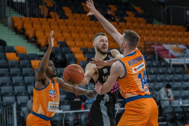 次采访中坦 次采访中坦